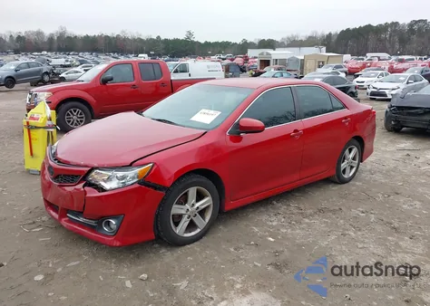 2013 Toyota Camry Se z USA, uszkodzony, nr VIN 4T1BF1FK9DU657976